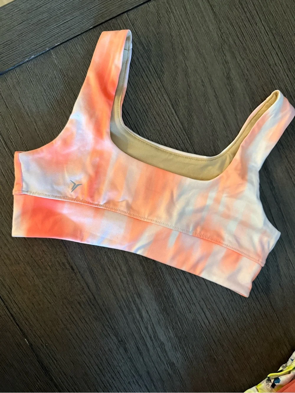 Old Navy Tie-Dye sports bra in Peach and White size Medium 8 NWOT